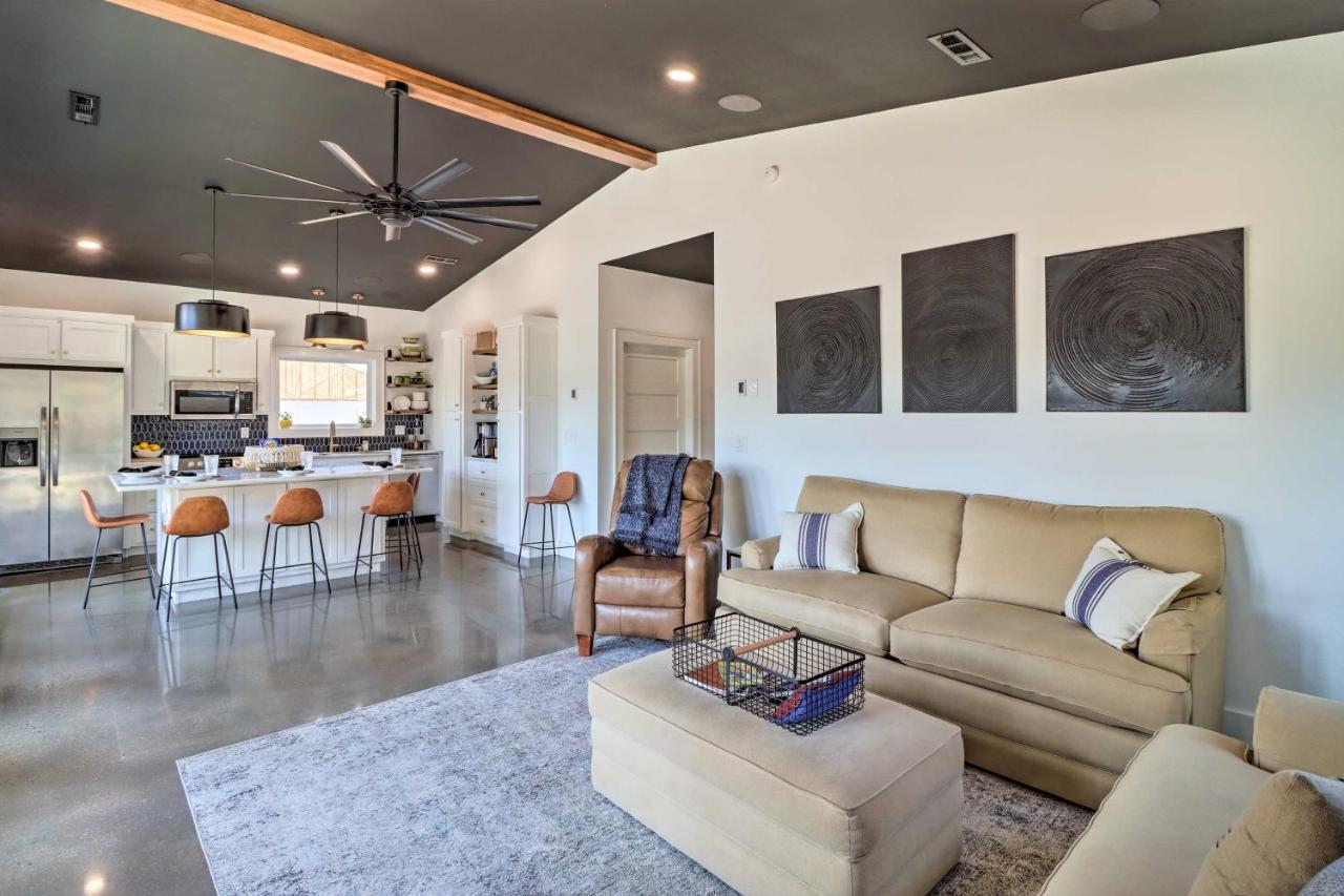 Modern Norfork House With Patio On White River! Luaran gambar