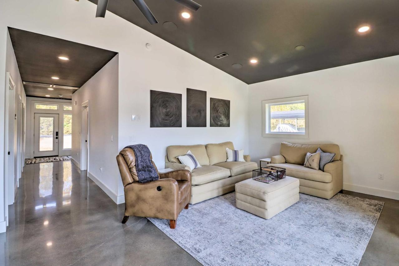 Modern Norfork House With Patio On White River! Luaran gambar