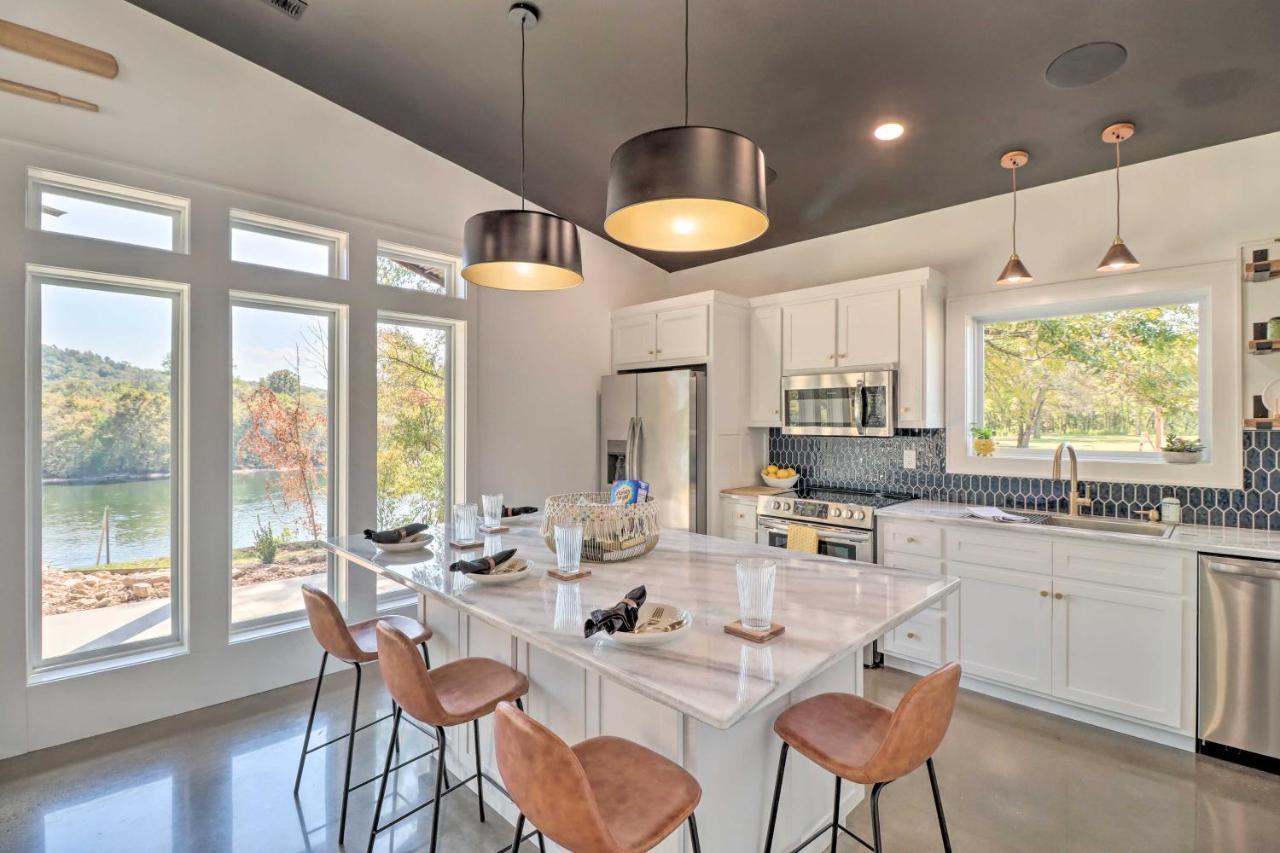 Modern Norfork House With Patio On White River! Luaran gambar